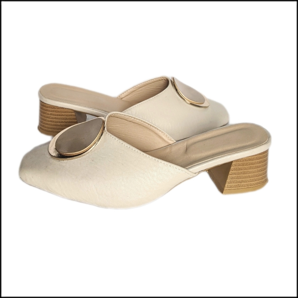 Check Out These Modern Beige Mules! Size 6